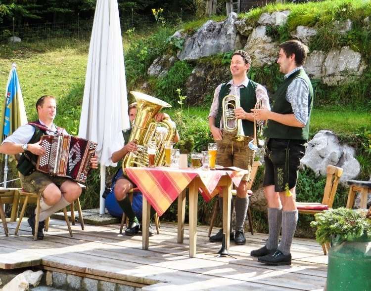sommerurlaub-salzburg-kultur-tradition-musik