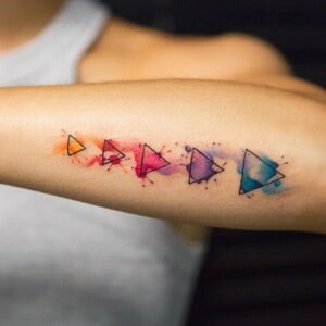 watercolor-tattoo-bunt-geometrisch-wasserfarben