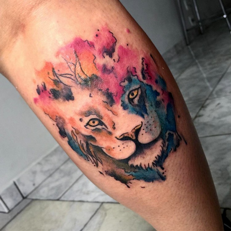 watercolor-tattoo-ideen-männer-löwe