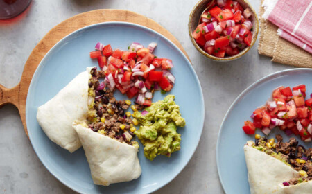 Burrito-Rezept-original-guacamole-salsa-tomaten