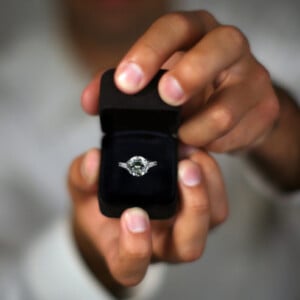 Hochzeitsantrag-Ideen-verlobungsring-romantisch-tipps