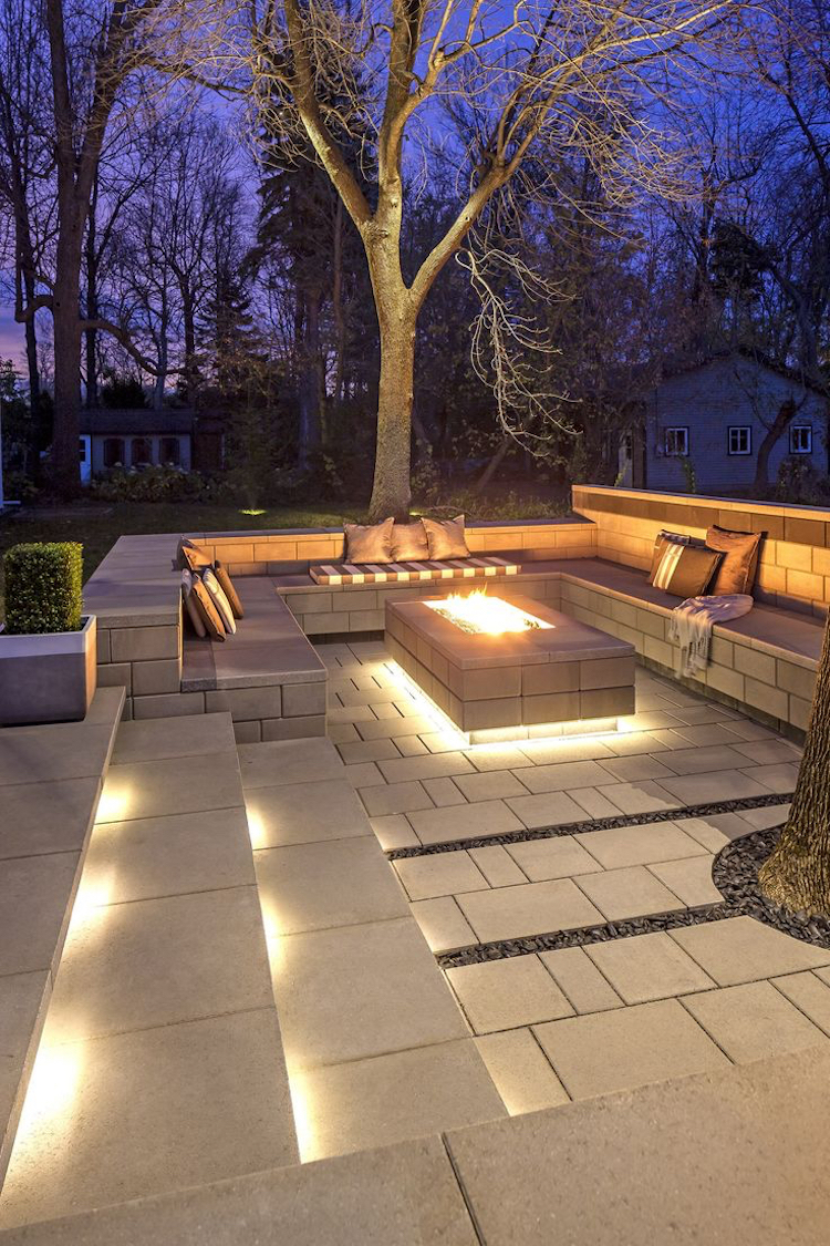 indirekte-terrassenbeleuchtung-led-terrasse-balkon-boden-betonfliesen