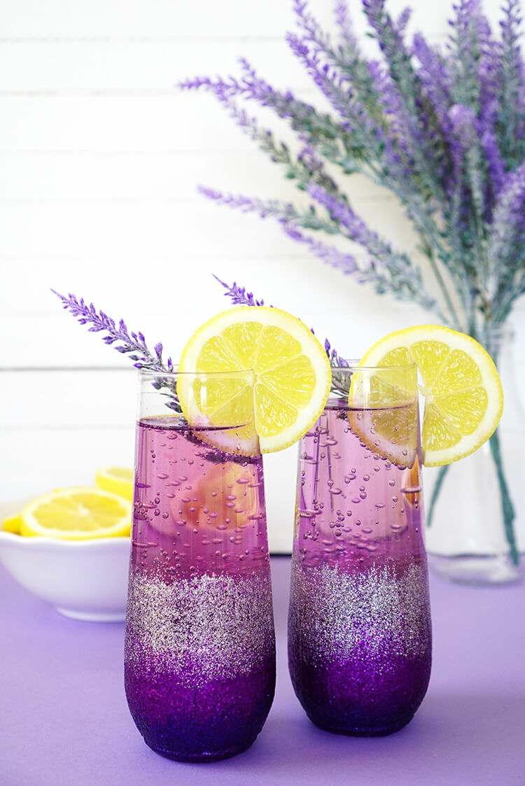 lavendel-kräuterlimonade-zitrone-gläser