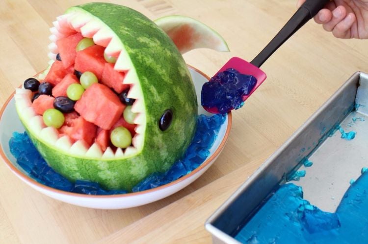 melonen-hai-rezept-anleitung-früchte-obstsalat-kindergeburtstag-gelee