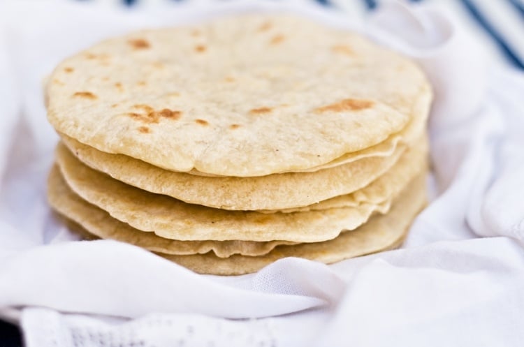 mexikanische-rezepte-tortilla-selber-machen-braten-fladen-weizenmehl-maismehl