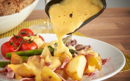 raclette zutaten käse-party-snacks-gerichte-kartoffeln