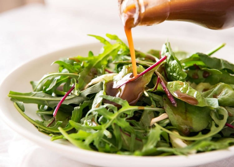 Salatdressing selber machen rucola-salat