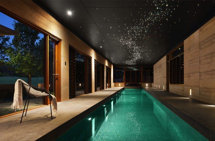 Sternenhimmel mit LED deckenbeleuchtung-schwarze-decke-pool