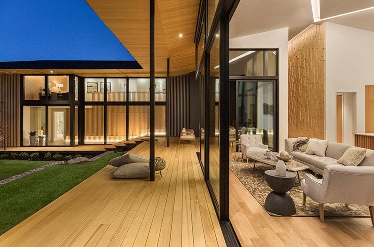 Bodentiefe Fenster indoor-outdoor-wohnen-wohnzimmer-terrasse