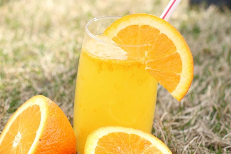 erfrischungsgetränk-selber-machen-durstlöscher-orangeade