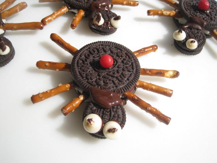 halloween-rezepte-fingerfood-einfach-spinnen-kekse