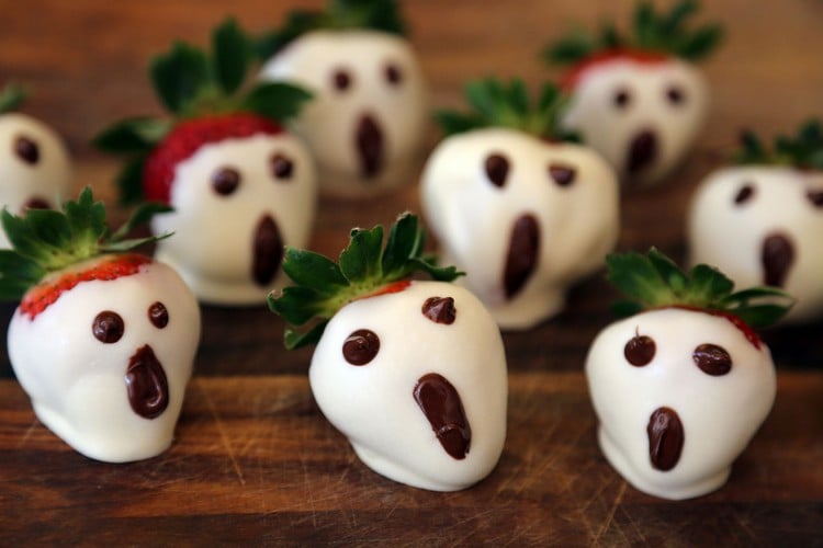 halloween-rezepte-fingerfood-süße-party-snacks-erdbeeren