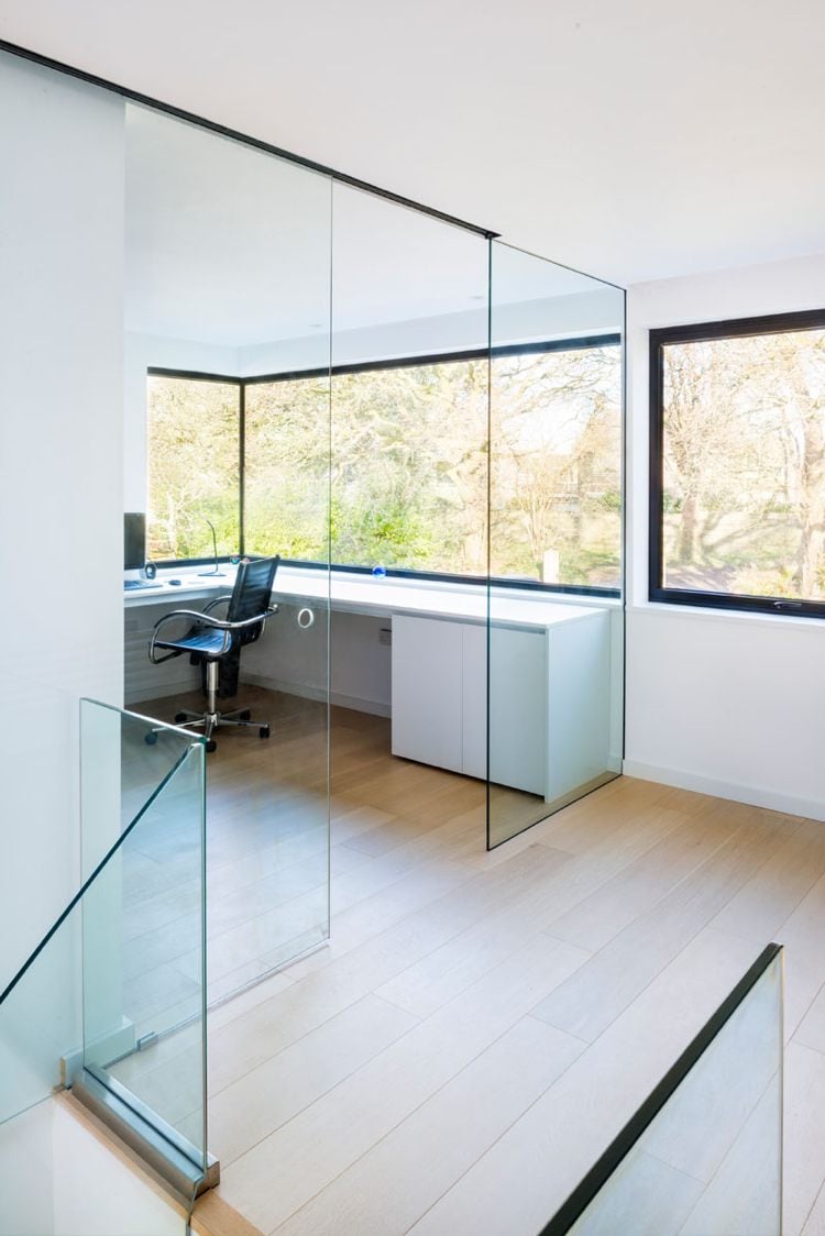 hell-freundlich-einrichtung-modern-glaswwand-home-office