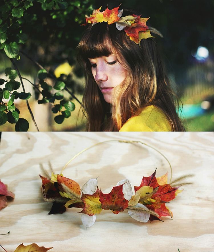 Herbstbasteln mit Naturmaterialien -krone-herbstblätter-kranz-draht