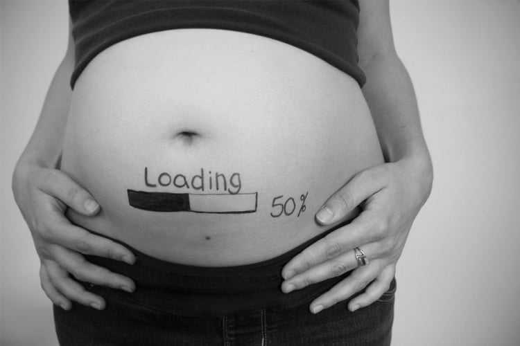 ideen-schwangerschaft-verkünden-babybauch-loading
