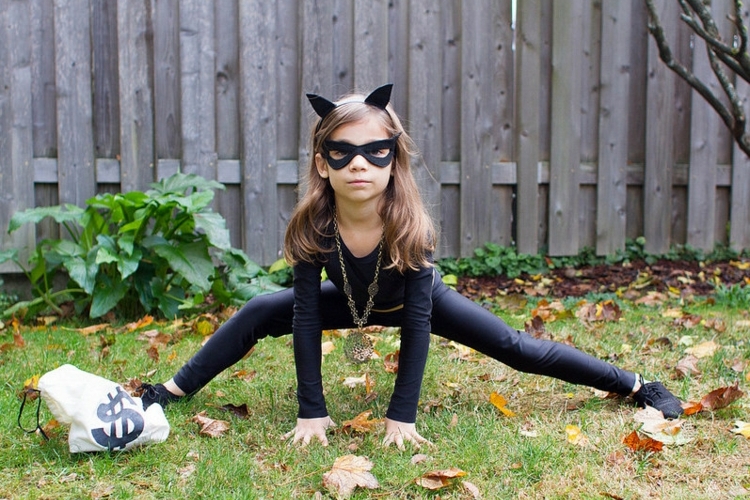 ohren-maske-mädchen-schwarz-kostüm-catwoman