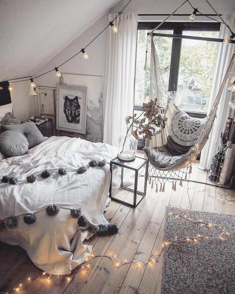 schlafzimmer deko boho-hippie-modern-flair-grau-schaukel-makramee-bommeln