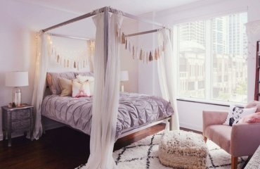 schlafzimmer deko boho-hippie-schlafzimmereinrichtung-romantisch-rosa-himmelbett