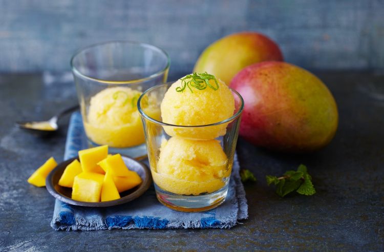vegetarische gerichte sorbet-fruchtig-kalt-süß-mango-dessert