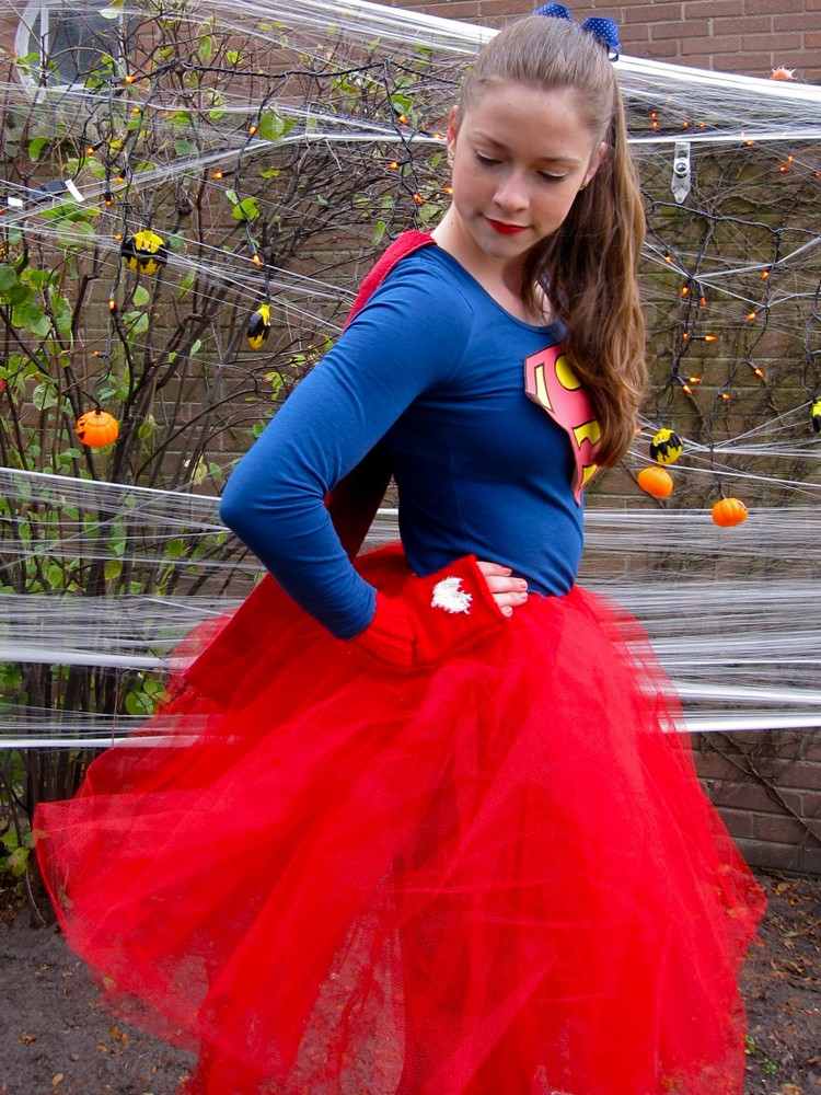superwoman-kostüm-supergirl-kleidung-ideen-tipps