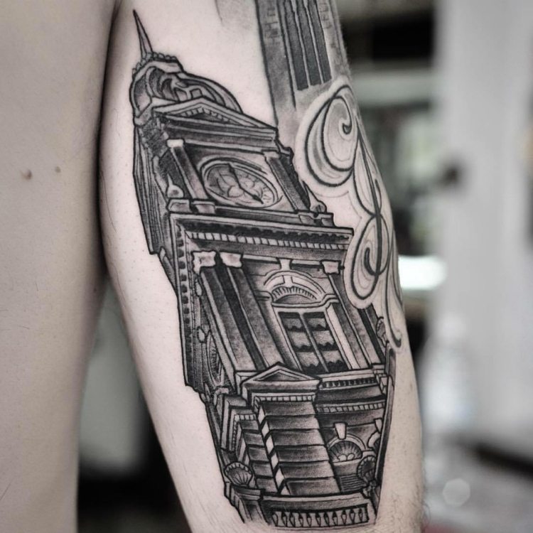 tattoo-motive-architektur-glockenturm-kirche-uhr-tourismus