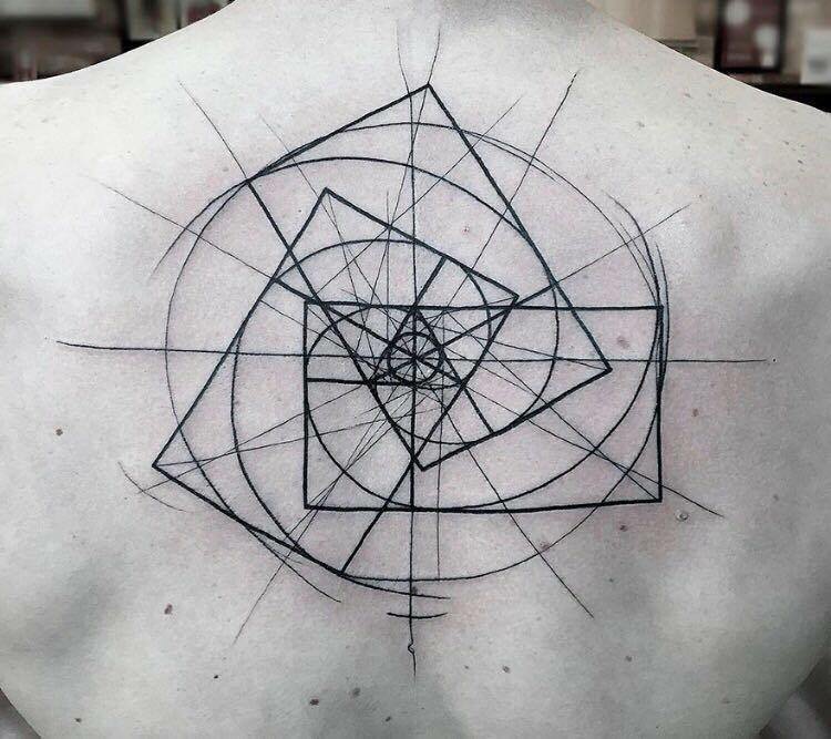 tattoo-motive-architektur-spiralform-abstrakte-motividee-arten-stile-rechteck
