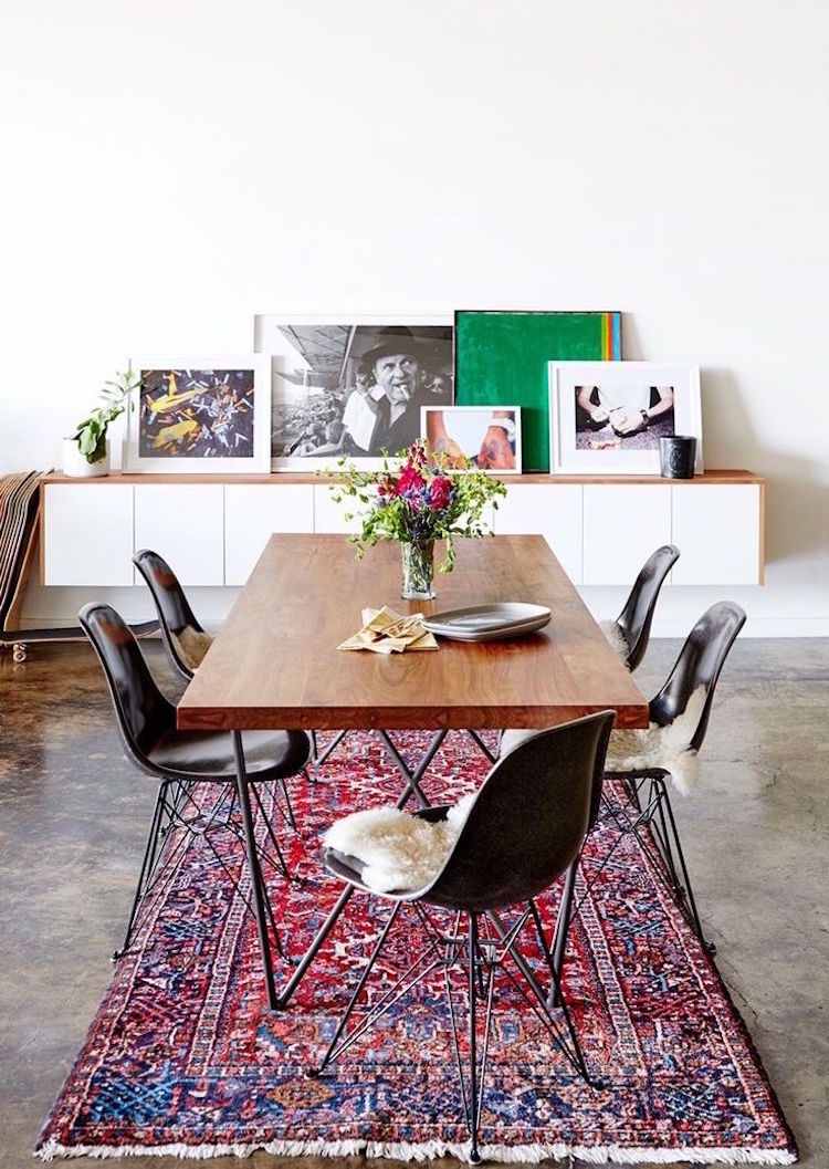 vintage-teppiche-modern-interior-esstisch-holz-betonboden-minimalistisch