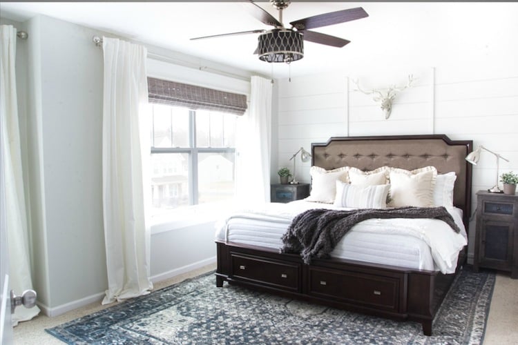 vintage-teppiche-modern-interior-schlafzimmer-weiss-blau-grau