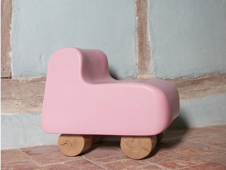 Camion-Binome-kindersessel-rosa-auto-form