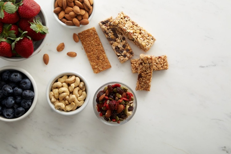 fitness-rezepte-snacks-gesund-selbermachen-nüsse-proteine-trockenobst