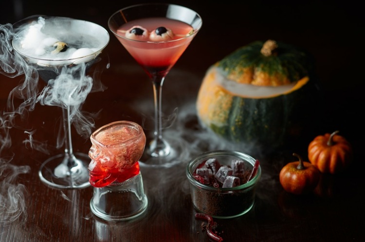 halloween cocktails flammencocktail-kürbis-tassen