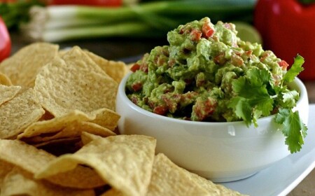 guacamole-rezept-jamie-oliver-tortilla-chips-serviervorschlag-idee