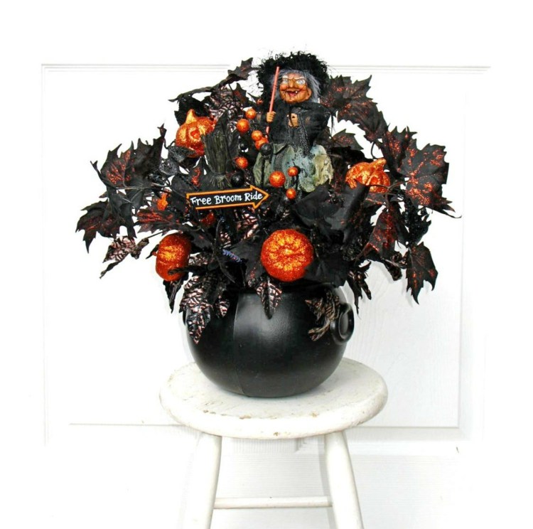 halloween-hochzeit-blumenstrauß-kessel-schwarz-orange-kürbisse