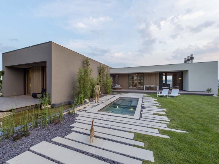 Naturstein im Garten -modern-minimalistisch-becken-beton