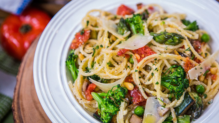 pasta-primavera-brokkoli-tomaten-erbsen