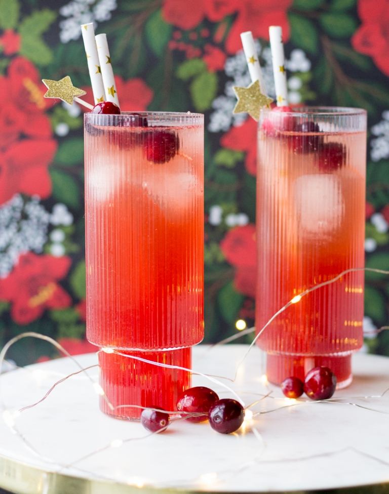 Weihnachtlicher Cocktail mit Campari zubereiten Rezepte für festliche Weihnachtscocktails mit Alkohol