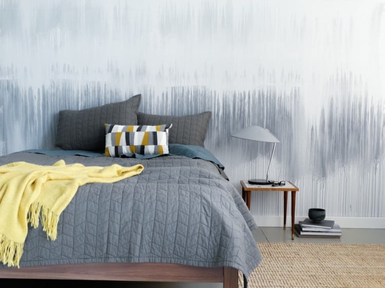 aquarell wandfarbe schlafzimmer monochrome einrichtung bett nachttisch