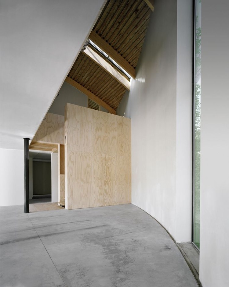 begrünte fassade interieur minimalistisch holz beton