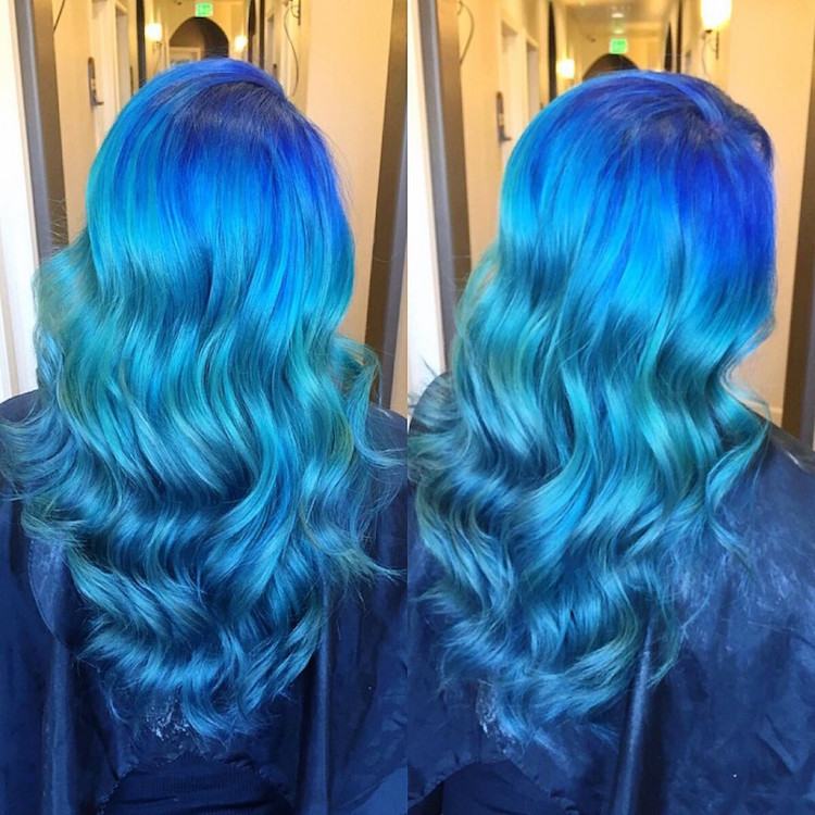 blaue haare ozean haarfarben trend lang wellen