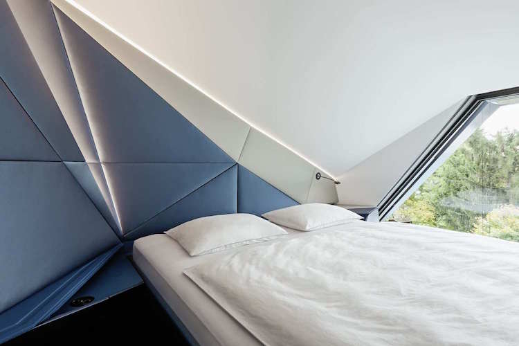 futurismus interieur design schlafzimmer indirekte beleuchtung fenster