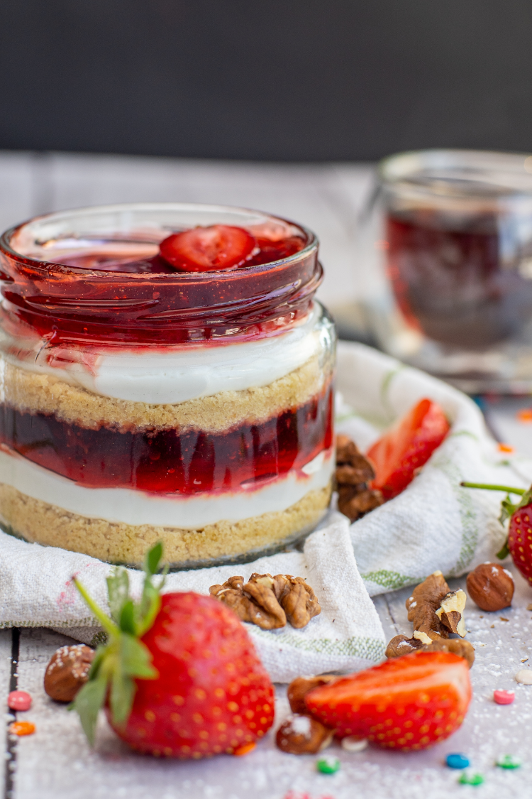 käsekuchen mit erdbeere im glas