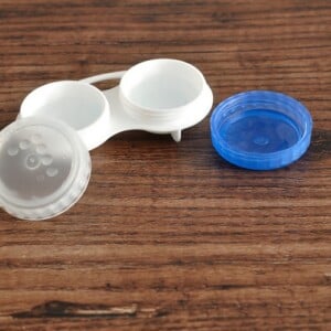 kontaktlinsen aufbewahren behälter tipps pflege