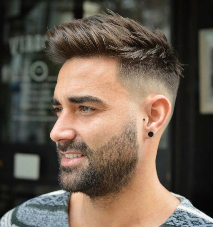 Männerfrisuren Trends 2018 auf Pinterest - Angesagte Hairstyles für selbstb...