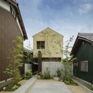 schmales japanisches haus lang baustil