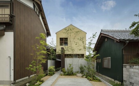 schmales japanisches haus lang baustil