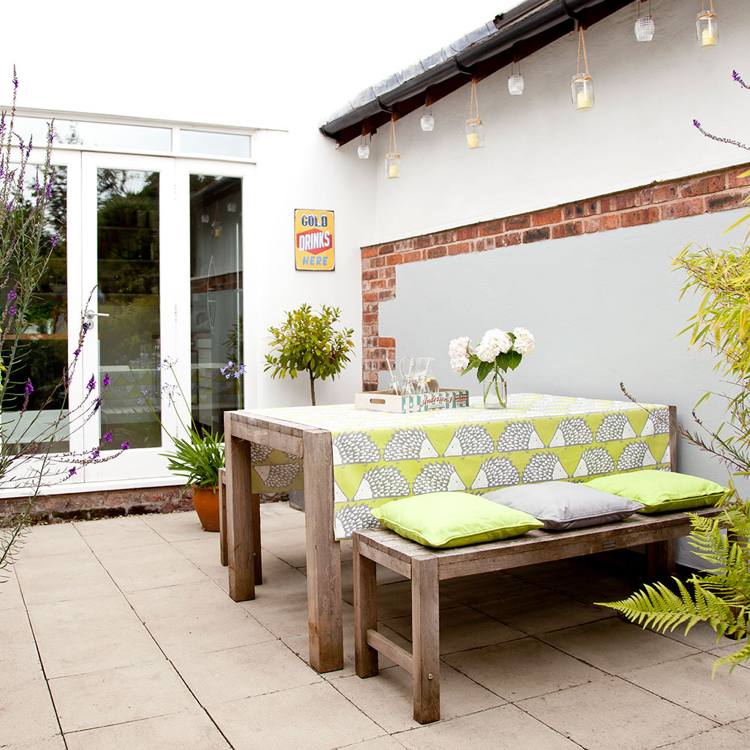 Terrassenmöbel aus Holz outdoor tisch sitzbänke sitzkissen gemütlich