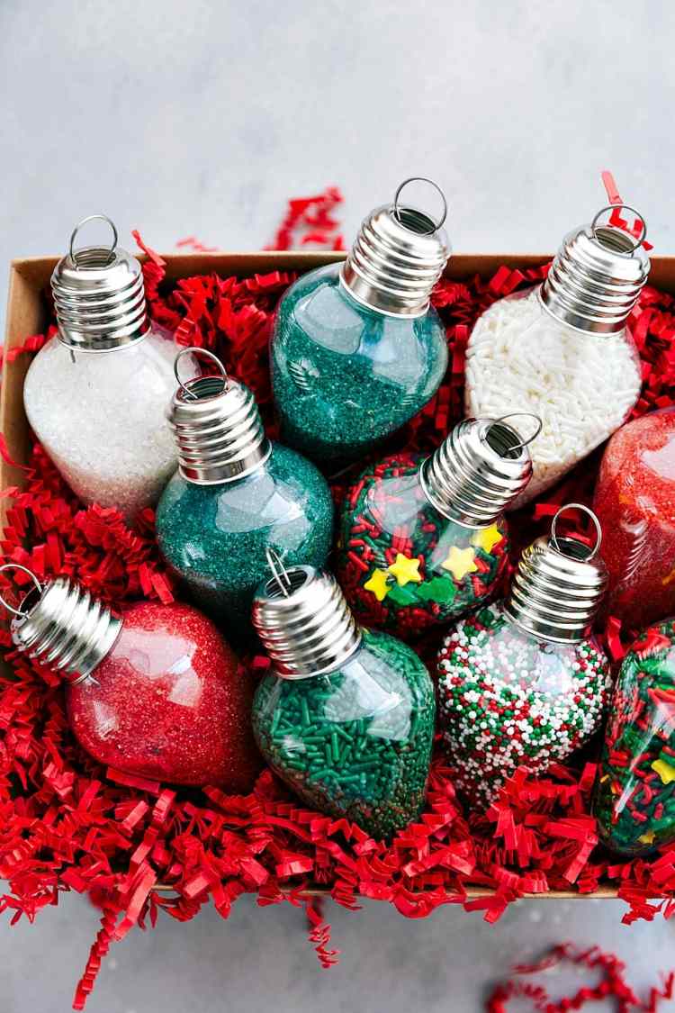 Süßigkeiten weihnachten Geschenke glühbirnen vintage streusel bunte farben