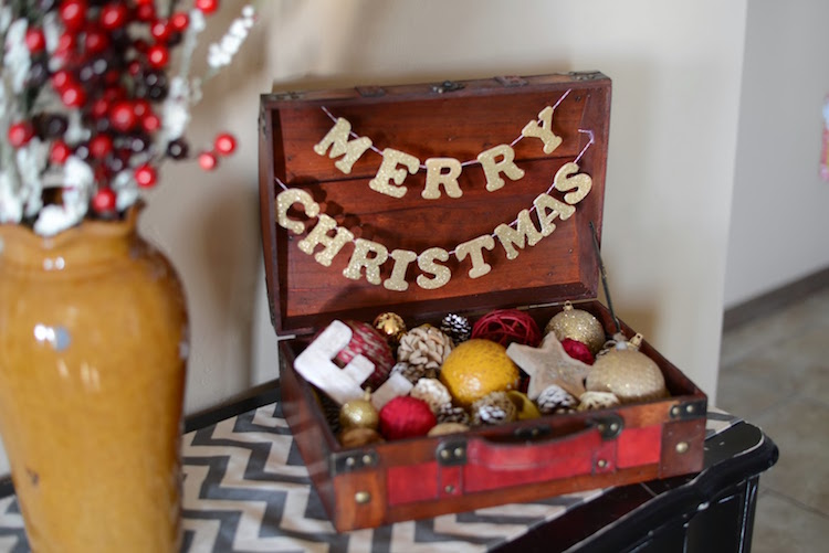 alter koffer deko weihnachten weihnachtskugel sammlung vintage