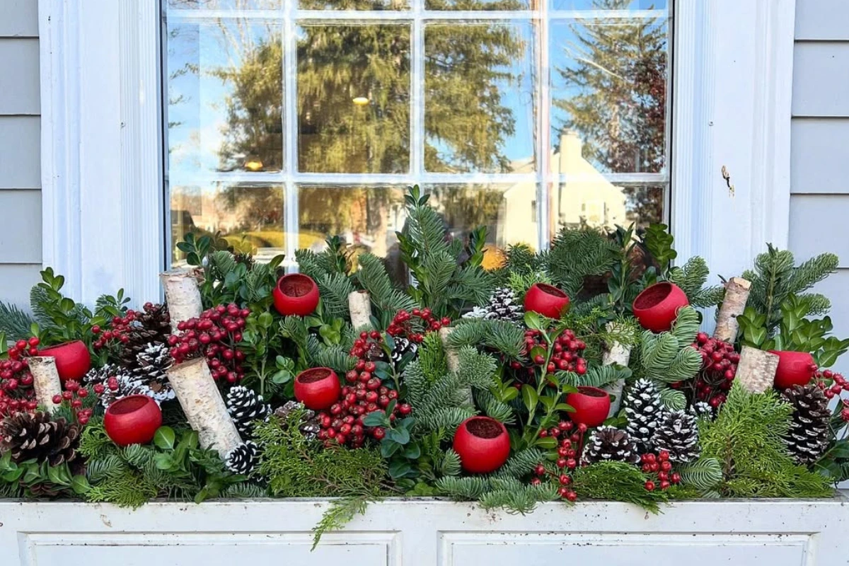 blumenkasten weihnachtlich dekorieren inspiration