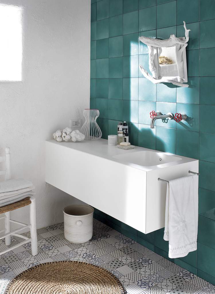 design handwaschbecken badezimmer modern keramikfliesen türkis weiss